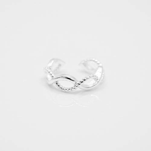 925 sterling silver ear cuff no need to piercing hole. classic design,elegant style,suitable for any occasion,beautiful accessories,anniversary surprise.925 純銀無限交錯耳骨夾，無耳洞可戴，簡約時尚，畢業禮物，百搭配件，閨蜜約會穿搭，告白禮物，聖誕驚喜，日常穿搭配件。