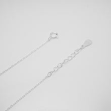 Load image into Gallery viewer, 925 sterling silver opal wreath necklace with adjustable extension chain. christmas accessories,FashionJewelry,unique design,suitable for traveling,christmas gift exchange.925 花圈蛋白石項鍊，聖誕飾品，聖誕交換禮物，優雅氣質，約會穿搭，閨蜜禮物，交歡禮物推薦，母親節禮物。
