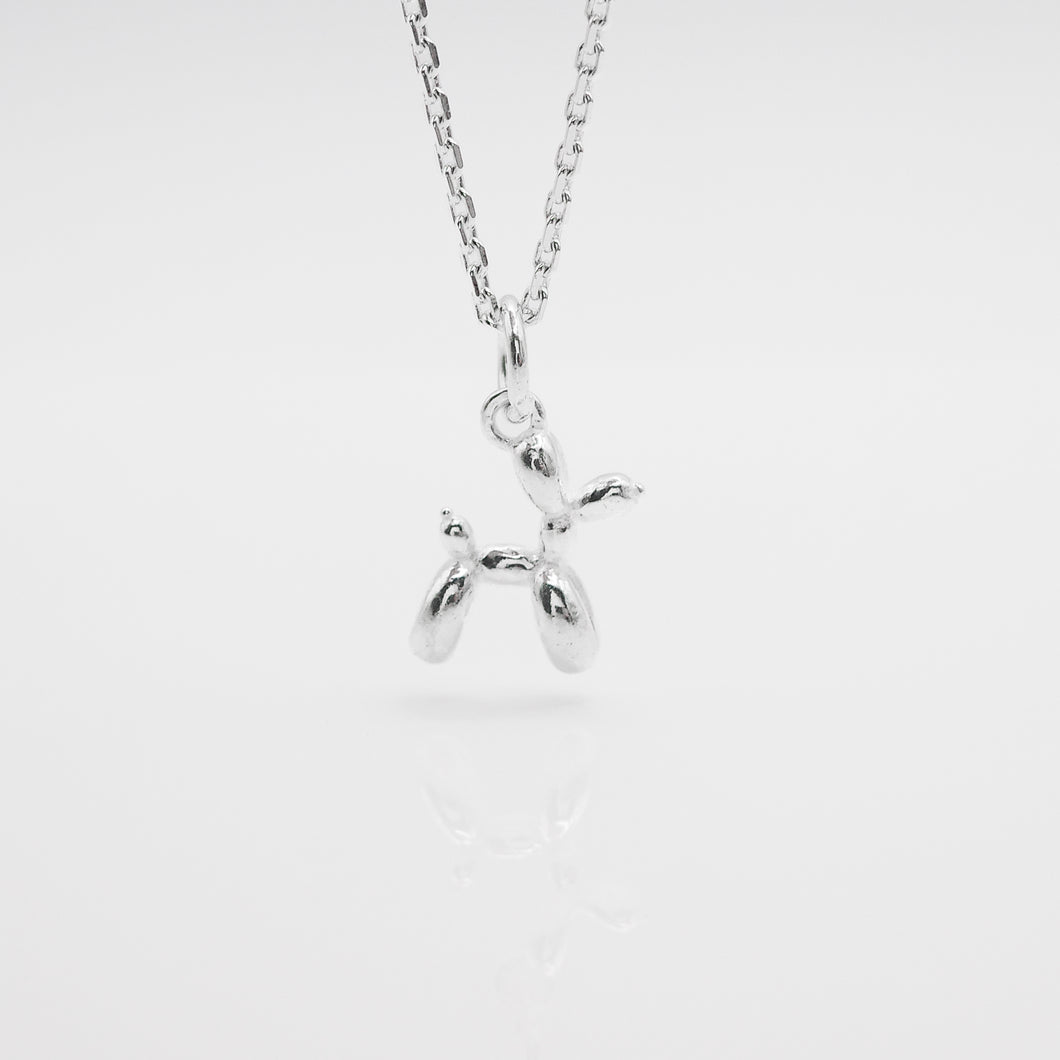 925 sterling silver balloon puppy necklace is a popular style that is simple and sparkling. cute accessories,popular style,funky design,for best friend,special day gift,graduation gift,best gift for birthday.925 純銀氣球狗狗項鍊，熱門款式，閨蜜禮物，兒童節禮物，適合聚會穿搭，適合出席重要場合，畢業禮物，可愛風格。