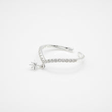 Load image into Gallery viewer, 925純銀｜V型排鑽開口戒 V Shaped Row Crystal Ring｜R427
