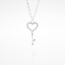 Load image into Gallery viewer, 925 sterling silver heart key necklace with adjustable extension chain.
trendy design,shiny accessories,suitable for girls,popular style,best gift for birthday.
925純銀愛心鑰匙項鍊，甜美精緻風格，送給她的禮物，紀念日禮物，情人節禮物推薦，約會穿搭必備，母親節禮物。
