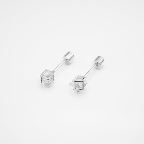 Ginkawa 925 sterling silver mini Hexagon Earrings which is cute, beautiful and transcendence. The earring is hypoallergenic. Best gift for new year, mother's day, birthday and new year gift. 925純銀迷你立體六角轉珠耳環，抗過敏耳環，迷你可愛風格，獨特款式，適合送禮，日常配戴，出遊旅行配件。