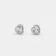 Load image into Gallery viewer, 925 sterling silver Hypoallergenic it’s suitable for sensitive skin. elegant style,romantic gift,a beautiful gift for your loved one,shiny accessories,anniversary surprise.925純銀滿鑽愛心轉珠耳環 ，抗敏感耳環，優雅氣質，犒賞自己的禮物，甜蜜約會搭配，生日禮物首選。
