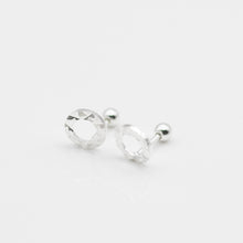 Load image into Gallery viewer, 925 sterling silver Hypoallergenic it’s suitable for sensitive skin. popular style,best gift for birthday,shiny accessories,FashionJewelry,suitable for any occasion.925純銀切面圓片轉珠耳環 ，抗敏感耳環，日常搭配推薦、率性風格、經典簡約風格、交換禮物推薦、適合任何場合配戴。
