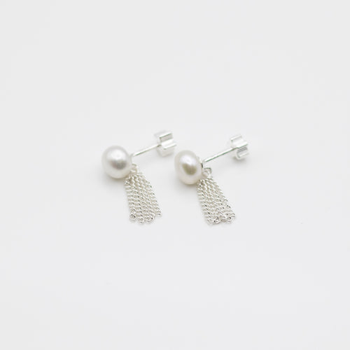 925 sterling silver Hypoallergenic it’s suitable for sensitive skin. special gift,romantic style,Wedding Jewelry,suitable for girls,Teacher’s Day gift,Dainty Jewellery.925純銀珍珠流蘇轉珠耳環 ，抗敏感耳環，優雅氣質，婚禮配件，適合出席重要場合，伴娘禮物，周年紀念禮物推薦，犒賞自己的禮物。