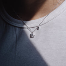 Load image into Gallery viewer, Wearing Ginkawa camellia necklace with CZ and adjustable extension chain. Beautiful, clean and classic style, elegant design, birthday gift, BFF gift, wedding jewelry, anniversary. 925 純銀山茶花項鏈，簡約氣質風格，適合生日送禮，結婚禮物，伴娘禮物，聖誕交換禮物，約會配件，適合出席重要場合。
