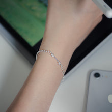 Load image into Gallery viewer, 925 Sterling Silver double knot bracelet  with mixed different chain in one bracelet. Best gift for BFF and birthday and which can bring good lucky. 925 純銀雙結手鏈，簡單可愛款式，任何風格都可駕馭，七夕情人節禮物，紀念日禮物，出遊旅行穿搭，約會聚餐可搭配。
