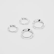 Load image into Gallery viewer, Ginkawa 925 sterling silver Hypoallergenic earrings. it’s suitable for sensitive skin. S imple design,popular style, anniversary gift, daily wear,s uitable for traveling. 925純銀波浪圈圈耳環，抗敏感耳環，簡約風格，簡單大方好搭配，人人都適合，日常穿搭，適合送禮，畢業禮物，七夕情人節禮物。
