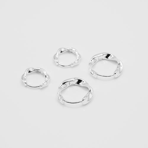 Ginkawa 925 sterling silver Hypoallergenic earrings. it’s suitable for sensitive skin. S imple design,popular style, anniversary gift, daily wear,s uitable for traveling. 925純銀波浪圈圈耳環，抗敏感耳環，簡約風格，簡單大方好搭配，人人都適合，日常穿搭，適合送禮，畢業禮物，七夕情人節禮物。
