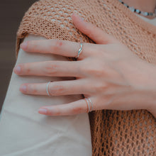 Load image into Gallery viewer, 925 sterling silver row crystal ring available in a variety of sizes. This will be the best gift for Christmas, delicate gift,sisters gift idea,wear every day,gift for her,classic design,shiny accessories.925 純銀排鑽戒指，水鑽尾戒，氣質加分飾品，百搭配件，周年紀念禮物，伴娘禮物，簡約氣質好搭配。
