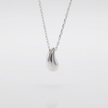 Load image into Gallery viewer, 925 sterling silve raindrop necklace with adjustable extension chain. Mini cute, simple style, suitable for everyone, best gift for birthday, Mother&#39;s day, BFF or graduation gift. 925 純銀愛水滴項鏈，適合雨天，適合日常配戴，適合生日送禮，風格簡約好搭配。
