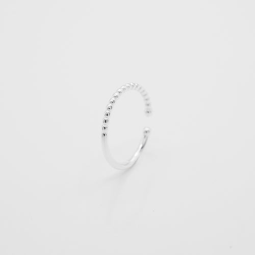 Beautiful and cute 925 sterling silver open ring (adjustable size), popular style, funky and chic design. This ring is the best gift for birthday, BFF, new year, valentine's and new year. 925 純銀曲線點點開口戒，造型可調節戒指，不分尺寸戒指，適合約會穿搭，適合旅行配戴，簡約好搭配，適合日常穿搭，加分飾品。，畢業禮物，情人節禮物，生日禮物的最佳首飾選擇。