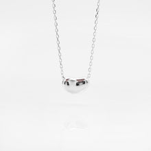 Load image into Gallery viewer, 925 sterling silver twisted circle necklace with adjustable extension chain. Best gift for mother&#39;s Day, anniversary, birthday. Charm style, beautiful gift, daily jewelry, Sister Gift, Christmas Gift. 925 純銀三圈項鏈，氣質大方，情人節禮物，七夕情人節禮物，閨蜜禮物，簡約易搭
