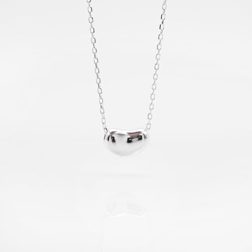925 sterling silver twisted circle necklace with adjustable extension chain. Best gift for mother's Day, anniversary, birthday. Charm style, beautiful gift, daily jewelry, Sister Gift, Christmas Gift. 925 純銀三圈項鏈，氣質大方，情人節禮物，七夕情人節禮物，閨蜜禮物，簡約易搭