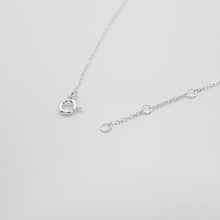 Load image into Gallery viewer, Cute design 925 sterling silver donut necklace with adjustable extension chain. Cute style, for lover, cute style, daily wear, BFF,Valentine&#39;s Day, beautiful gift. 925 純銀小豆豆項鏈，可愛時尚配件，適合朋友聚會，出遊旅行穿搭，閨蜜禮物，適合送禮，畢業禮物首選，可愛簡單日常風格。
