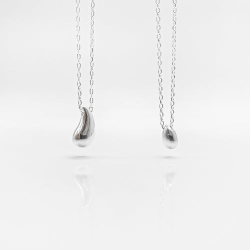 925 sterling silve raindrop necklace with adjustable extension chain. Mini cute, simple style, suitable for everyone, best gift for birthday, Mother's day, BFF or graduation gift. 925 純銀愛水滴項鏈，適合雨天，適合日常配戴，適合生日送禮，風格簡約好搭配。