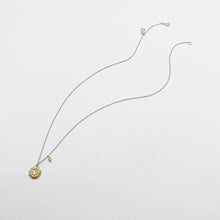 Load image into Gallery viewer, 925純銀太陽光項鏈Beautiful 925 sterling silver sunflower long necklace with small golden leaf. Adjustable necklace in two tone plating (gold and platinum)
