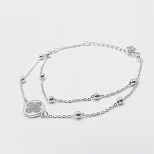 Load image into Gallery viewer, Beautiful 925 Sterling Silver with Cubic Zirconia crystal Pave four-leaf clover bracelet. Best gift for BFF and birthday and which can bring good lucky. 925 純銀幸運四葉草手鏈，適合送禮，適合約會聚餐配戴，朋友生日禮物首選，情人節禮物。
