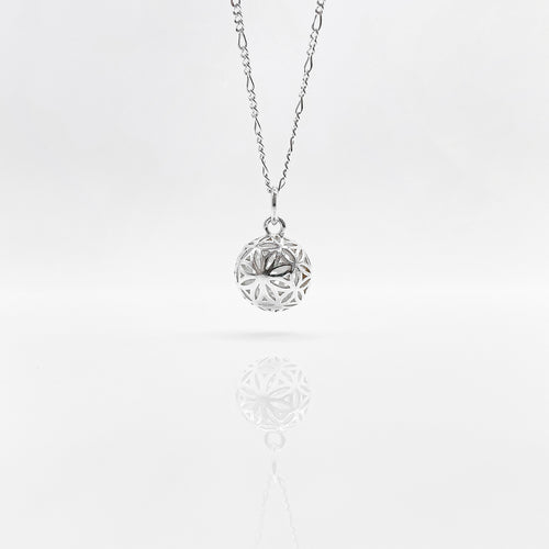 925 sterling silver filigree flower circle necklace Vintage and unique filigree design. Special design, temperament style, for close friend,best gift for birthday, Valentine's Day. 925 純銀立體花球項鍊，閨蜜禮物，適合出遊旅行配戴，風格簡單好搭配，情人節禮物。