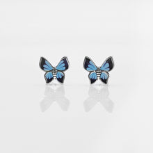 Load image into Gallery viewer, 925 sterling silver blue butterfly earrings with screw bead earring backs. For summer, dazzling earrings, colorful jewelry, best gift for birthday, animal series. 925純銀藍蝴蝶轉珠耳環，抗過敏耳環，適合夏日搭配，顏色繽紛，款式簡單易搭配，適合生日禮物，夏日必備單品。防敏感925純銀耳針(適合敏感肌膚）
