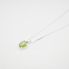 Load image into Gallery viewer, Ginkawa nature gems necklace with adjustable extension chain. Beautiful color and easy match with your daily dress. The best gift of birthday, new year, BFF and mother&#39;s day gift. 925 純銀天然水晶項鍊，能夠帶來正能量，適合生日送禮或自用， 每一條都是獨一無二，能帶來正能量提升財富運及人緣，減壓力及令人平和的力量等多重功效，最佳的節日禮物，閨蜜禮物，生日及情人節禮物。彈力線設計，可調節長度，簡單高貴又易佩搭，適合經常配戴。
