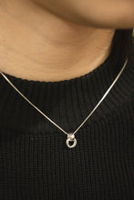 Load image into Gallery viewer, 925 sterling silver intertwined circle necklace with adjustable extension chain. thanksgiving gift,wear every day,classic design,popular style,FashionJewelry,Teacher’s Day gift.925 純銀雙圈項鍊，簡約細緻，日常感飾品，經典風格，交換禮物，送給她的禮物，七夕情人節禮物，犒賞自己的禮物，適合出遊，適合生日送禮。
