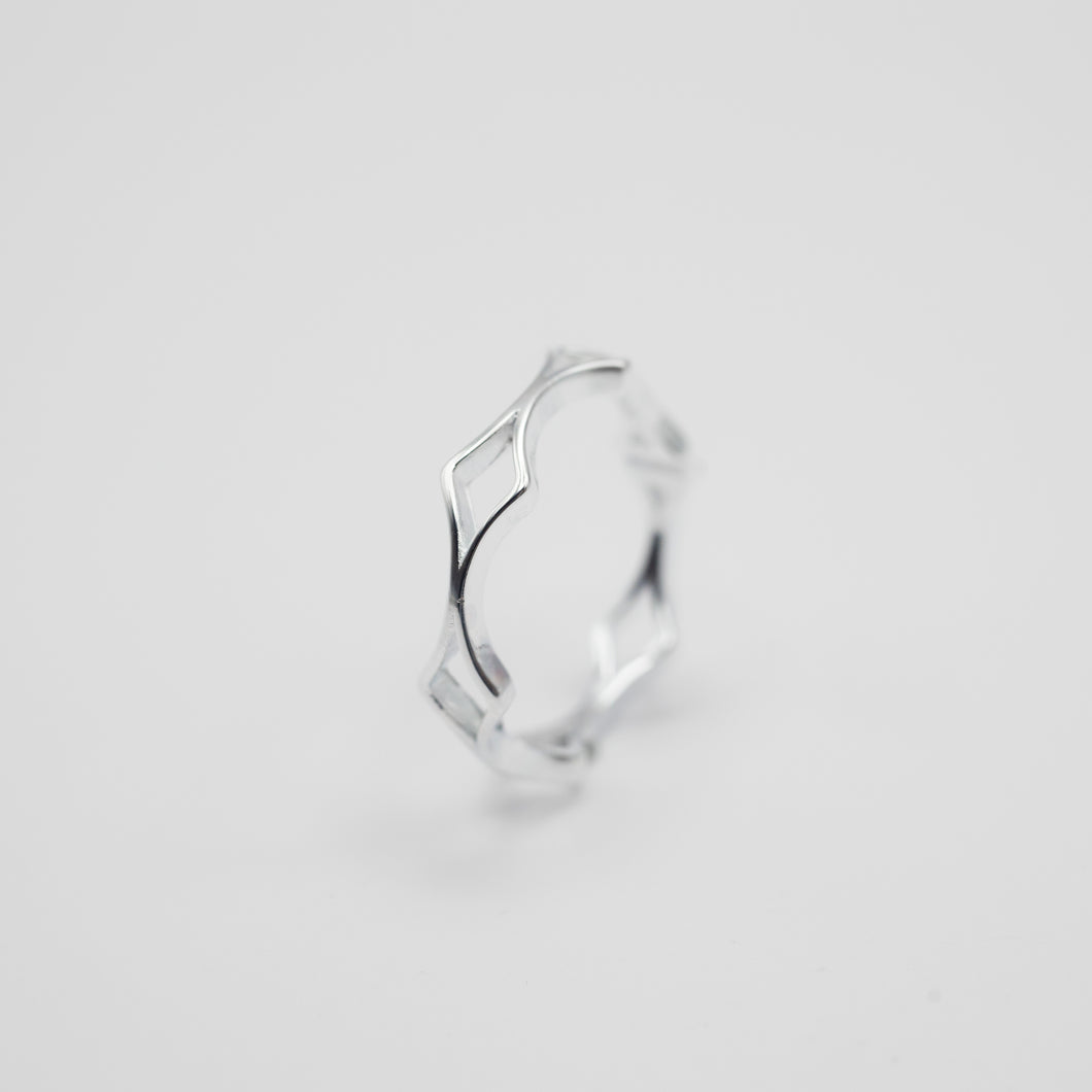 925 sterling silver hollow rhombus ring open ring with adjustable size. birthday gift,premium gift,Girlfriend gift,for lover,classic design,cute style,anniversary,mother's Day.925 純銀閃亮亮開口戒，經典造型開口戒，不分尺寸戒指，簡約百搭款式，適合日常搭配，適合約會穿搭，生日禮物，情人節禮物。