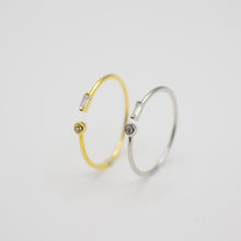 Load image into Gallery viewer, 925 sterling silver thin crystal ring open ring with adjustable size meaningful gift,delicate gift,elegant style,shiny accessories,Chinese Valentine&#39;s Day.925 純銀細鑽開口戒，氣質款式開口戒，不分尺寸戒指，亮眼配件，適合約會穿搭，生日送禮，閨蜜禮物，適合出席重要場合。
