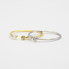 Load image into Gallery viewer, 925 sterling silver thin crystal ring open ring with adjustable size meaningful gift,delicate gift,elegant style,shiny accessories,Chinese Valentine&#39;s Day.925 純銀細鑽開口戒，氣質款式開口戒，不分尺寸戒指，亮眼配件，適合約會穿搭，生日送禮，閨蜜禮物，適合出席重要場合。
