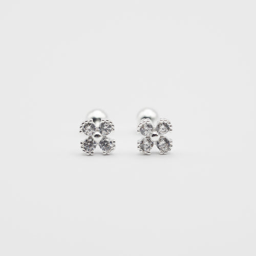 925 sterling silver Hypoallergenic it’s suitable for sensitive skin. Beautiful design,romantic style,elegant style,Perfect gift BFF, gift for her, anniversary surprise. 925 純銀四葉草水鑽耳環，轉珠及防敏感耳針，優雅氣質，交換禮物，時尚風格，閃亮配件，適合約會穿搭，適合姊妹聚會，適合生日送禮。