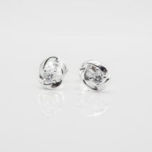 Load image into Gallery viewer, 925 sterling silver Hypoallergenic it’s suitable for sensitive skin. anniversary gift,for lover,Sisters gift idea,Beautiful design,romantic style,Chinese Valentine&#39;s Day,Teacher’s Day gift.925純銀氣質水鑽耳環，抗敏感耳環，簡約迷人，優雅氣質，周年紀念，伴娘禮物，母親節禮物，交往紀念禮物。
