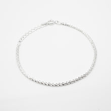 Load image into Gallery viewer, 925 sterling silver shine &amp; sparkling bracelet with adjustable extension chain. elegant style,shiny accessories,wedding Jewelry,special day gift,anniversary gift,Chinese Valentine&#39;s Day.925 純銀閃亮滿天星手鍊，周年紀念，簡單大方，伴娘禮物，定情禮物，犒賞自己的禮物，婚禮搭配，閨蜜禮物，簡約迷人的完美禮物。
