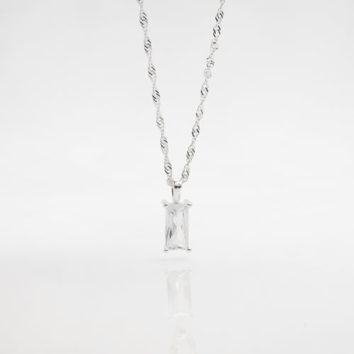 925 sterling silver rectangle crystal necklace with adjustable extension chain. funky design,Beautiful design,special day gift,anniversary gift,elegant style mother's Day,woman’s day.925 純銀長方鑽項鏈，適合約會穿搭，適合姊妹聚會，時尚氣質款式，周年紀念禮物，閨蜜禮物，情人節禮物首選。