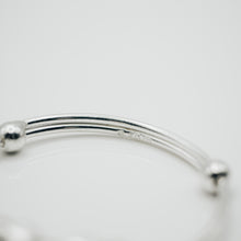 Load image into Gallery viewer, 999 sterling silver five-charm baby bracelet skin-friendly and gentle suitable for babies. Children&#39;s day gift,for girls,Beautiful design,popular style,cute accessories,suitable for girls.999 五星寶寶手鐲，親膚不易過敏，嬰兒首飾，周歲禮物，紀念禮物，適合女孩，彌月禮物首選，兒童專屬禮物。
